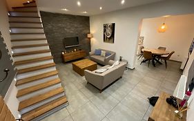 Maison 3 Chambres Proximite Aeroport Et Grand Axes